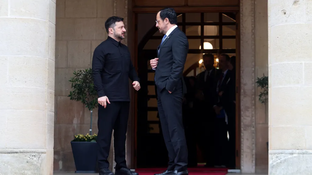 Ukrajinský prezident Volodymyr Zelenskyj a jeho kyperský protějšek Nikos Christodulidis, 7. ledna 2026
