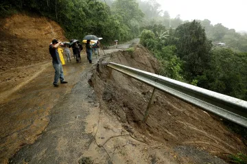 Tropická bouře zabila v Nikaragui a Kostarice dvě desítky lidí. Bude sílit