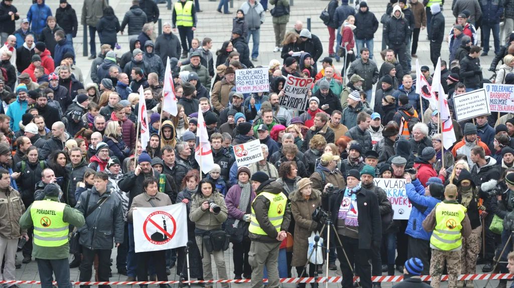 Protiislámská demonstrace na Moravském náměstí v Brně