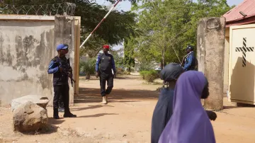 Členové Civilní domobrany (CJTF) také spolupracují s policií a armádou při pátrání po zbývajících studentech a učitelích, unesených 21. listopadu ze školy St. Mary’s v Papiri. Po tomto útoku byly všechny školy ve státě Niger v Nigérii uzavřeny na dobu neurčitou. Padesát studentů později uprchlo a vrátilo se ke svým rodinám, ale stovky zůstávají v zajetí, zatímco bezpečnostní složky a domobrany pokračují v pátracích operacích v okolních lesích