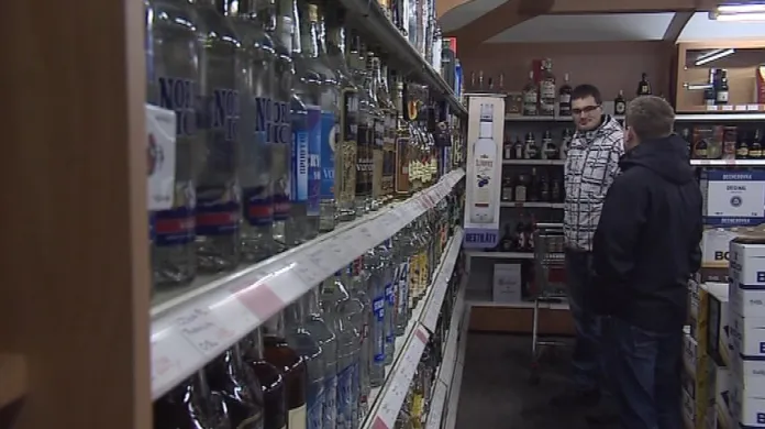 Češi dávají přednost vodce, whisky a letos také karibským rumům
