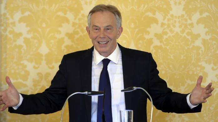 Blair vysvětloval svá rozhodnutí o invazi na tiskové konferenci