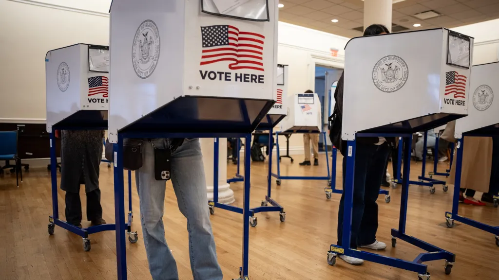 Volební místnost v newyorské čtvrti Brooklyn, archivní snímek