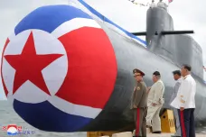 Severní Korea spustila na vodu svou první jadernou ponorku. Kim Čong-un chce pokračovat ve zbrojení