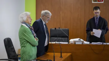 Dědička šlechtické rodiny Walderode Johanna Kammerlanderová u okresního soudu, který se opět zabýval restituční kauzou Walderode