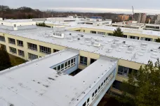 Břeclavská nemocnice za 46 milionů opravila střechy, které loni poničilo krupobití