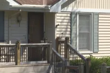 Afroamerický teenager zazvonil u špatného domu, muž ho postřelil