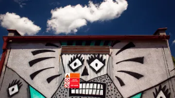 Graffiti na trafostanici Jižního Města