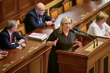 Schillerová směrovala na Fialu nadávku. Nové dno, reagoval premiér