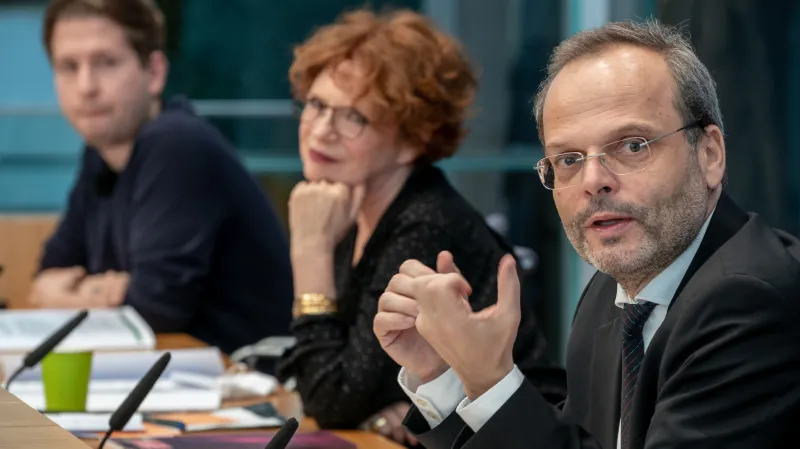 Felix Klein představil zprávu o šíření antisemitismu v Německu