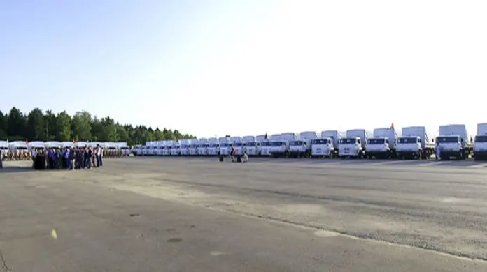 Události: Na Ukrajinu vyrazil ruský konvoj s pomocí