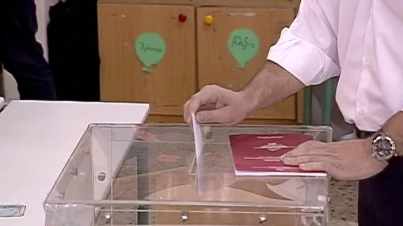 Řekové dali znovu důvěru Tsiprasovi