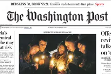 Demokracie umírá v temnotě, bez novinářů, připomněl Washington Post fanouškům Super Bowlu