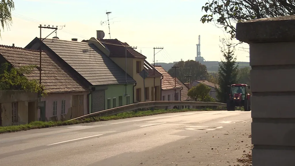 Výzkumná věž může vrtat až do hloubky tři a půl kilometru