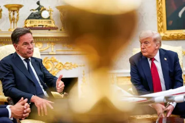 Bez dohody do 50 dnů uvalí USA na Rusko „velmi přísná cla“, slíbil Trump