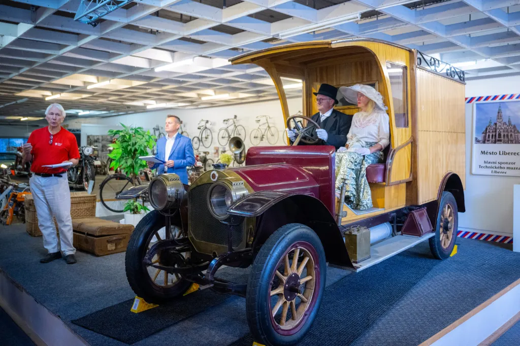Odhalení historického vozu RAF 18/22 v Technickém muzeu