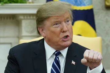Cla na evropská auta zavedeme, když nebude obchodní dohoda, prohlásil Trump