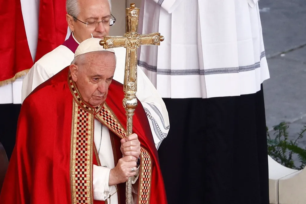 Pohřeb emeritního papeže Benedikta XVI. ve Vatikánu