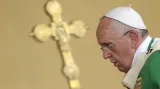 Papež František během mše v Turíně