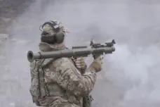 Ukrajina navyšuje výrobu zbraní