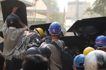 Lidé v Myanmaru opět protestují, odbory vyzvaly k rozsáhlým stávkám