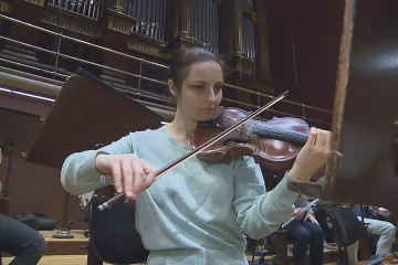 Ukrajinská hudebnice utekla jen s batohem a houslemi. Nyní hraje s pražskými filharmoniky