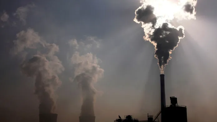 Snížení čínských emisí CO2 se neobejde bez postupného odklonu od uhlí