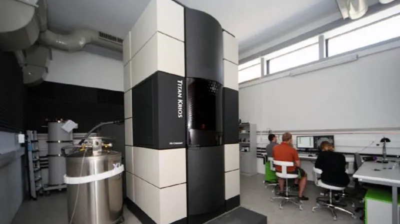 Kryo-elektronový mikroskop FEI Titan Krios