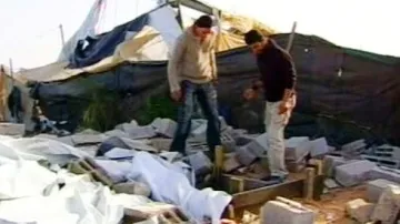 Rozbombardovaný tunel na hranicích pásma Gazy