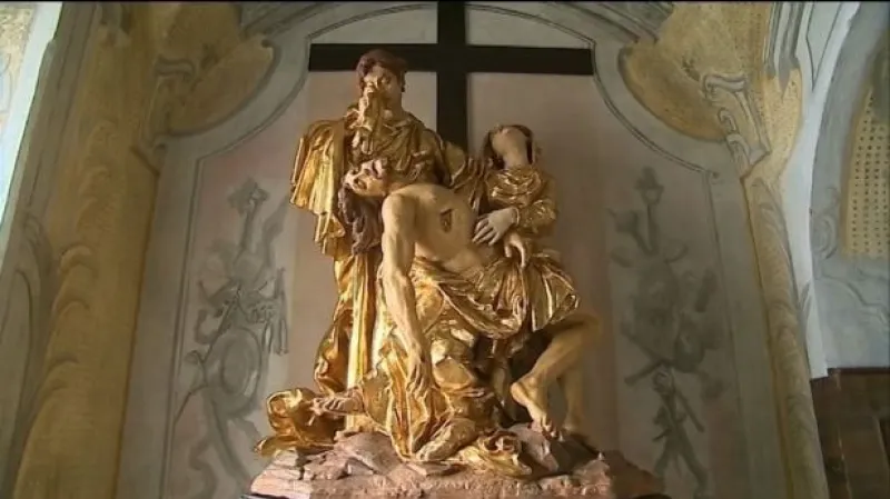 Restaurované sousoší se vrátilo na Svatý Kopeček