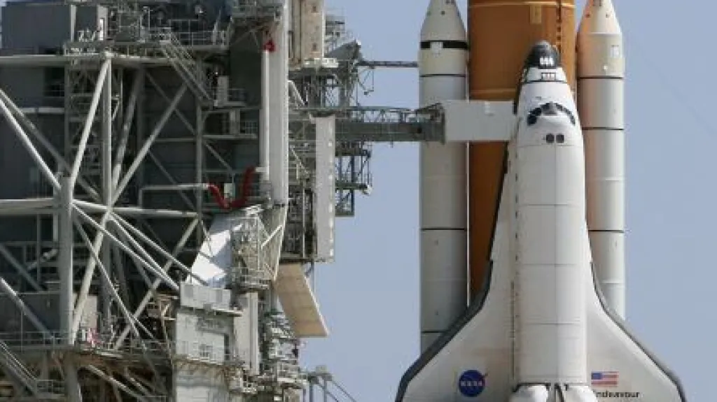 Raketoplán Endeavour před startem
