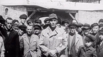 Historický záběr z tábora v Mauthausenu