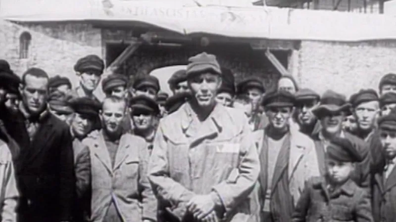 Historický záběr z tábora v Mauthausenu