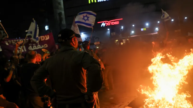 Demonstrace za propuštění rukojmí v Tel Avivu