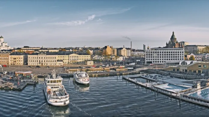 Panorama Helsinek s náměstím Kauppatori uprostřed