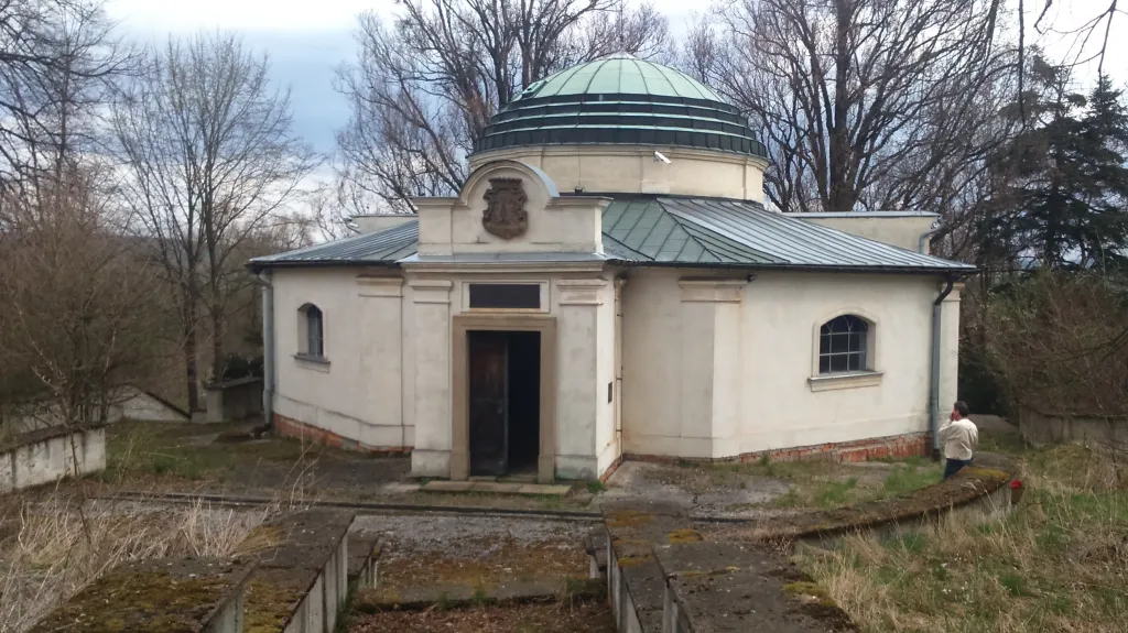 Rodinná hrobka hrabat Dubských ve Zdislavicích na Kroměřížsku