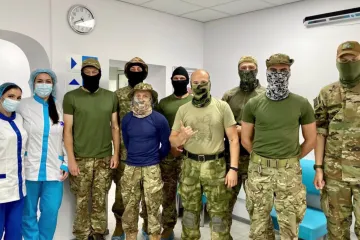 Допомога лікарням, армії та фондам в Україні