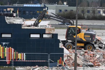 Celnice v Rozvadově ustoupí parkovišti. ŘSD slibuje u dálnice stovky nových míst