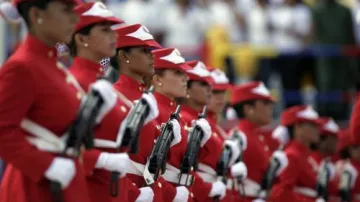 Vojenská přehlídka v Caracasu