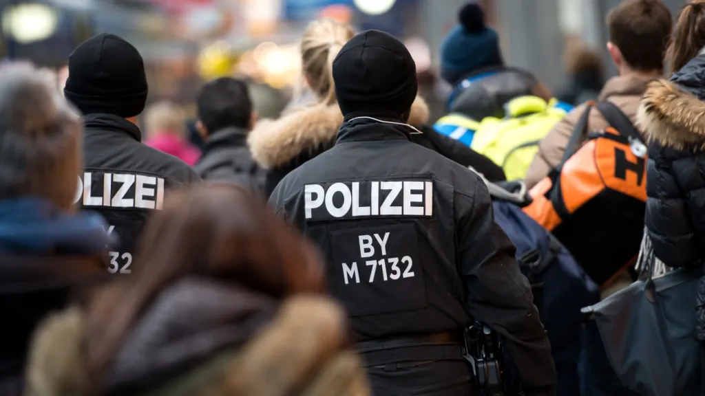 Policie zůstává po hrozbě atentátu v mnichovských ulicích