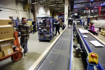 Česká pošta to rozbalí. Proti konkurenční Zásilkovně či PPL nasadí síť Balíkoven