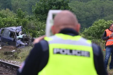 Na Brněnsku po srážce s vlakem na přejezdu zemřel řidič