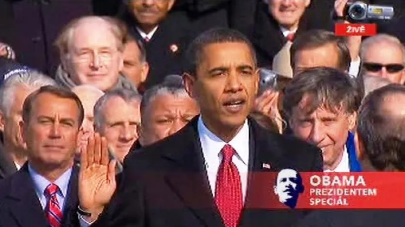 Barack Obama skládá prezidentský slib