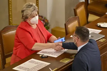 První místopředsedkyní sněmovny se stala Věra Kovářová (STAN)