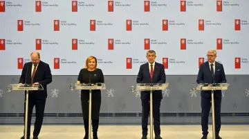 Zleva ministr spravedlnosti Jeroným Tejc (za ANO), ministryně financí Alena Schillerová, premiér Andrej Babiš a ministr průmyslu a obchodu Karel Havlíček (všichni ANO) na tiskové konferenci po jednání vlády