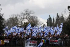 Izraelci mohutně protestovali proti justiční reformě, která by oslabila nejvyšší soud