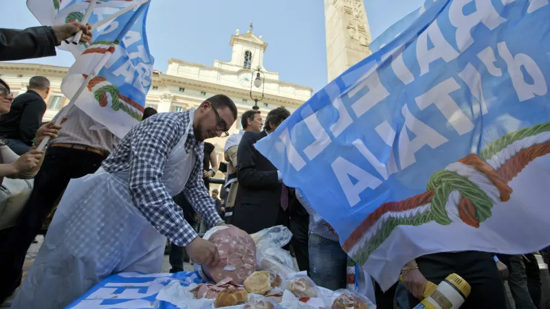 Protest proti Romanu Prodimu