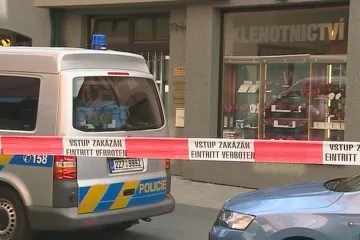 Ústavní soud zrušil rozsudek v kauze loupeže v klenotnictví. Pachové stopy nemohou být jediným důkazem