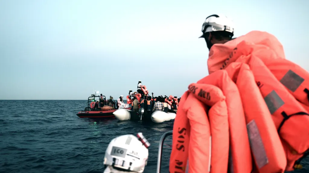 Záchrana migrantů na moři
