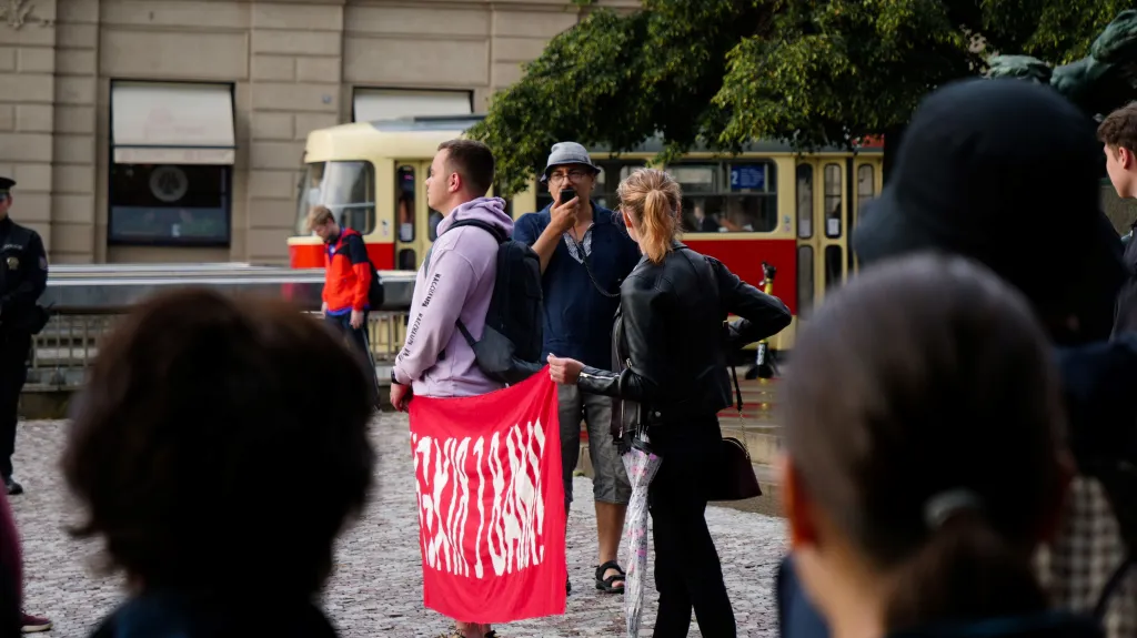 Bělorusové v Praze demonstrují na podporu své země